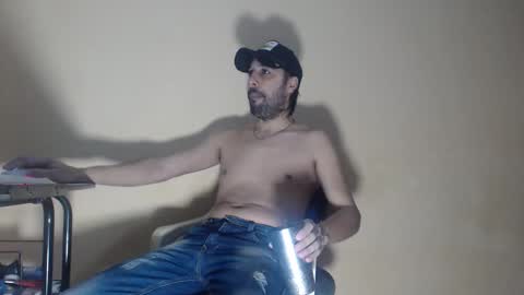 Snapshot of arabebigcock chatting on 11/01/25, 06:37 ARABE online show from 11/01/25, 06:37