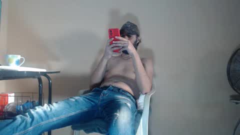 Snapshot of arabebigcock chatting on 11/25/25, 09:26 ARABE online show from 11/25/25, 09:26