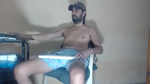 Snapshot of arabebigcock chatting on 04/19/26, 05:56 ARABE online show from 04/19/26, 05:56