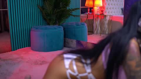 arabellaposh online show from 10/18/25, 07:31