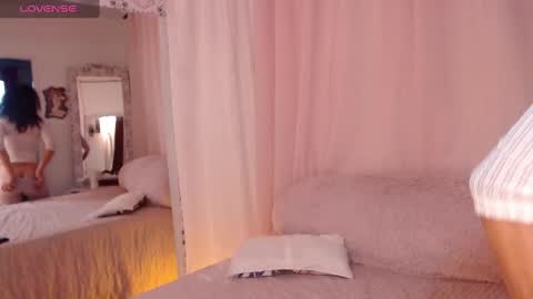 Snapshot of arabiel chatting on 02/03/25, 10:43 Nadia Cyel online show from 02/03/25, 10:43