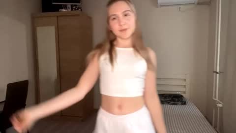 Emi online show from 11/10/25, 12:04