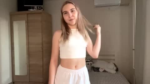 Emi online show from 11/16/25, 01:17