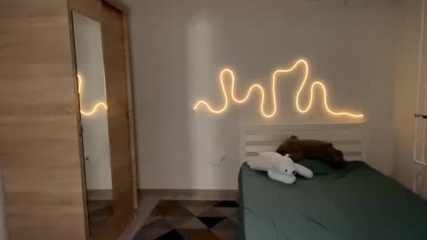 Emi online show from 02/12/26, 04:57