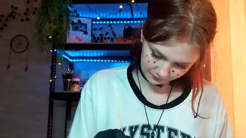 Snapshot of aracelisisofo chatting on 06/26/26, 09:25 Sarah online show from 06/26/26, 09:25