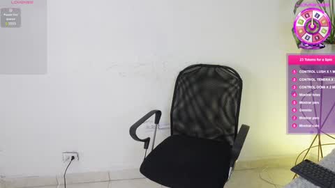 Snapshot of aradia_01 chatting on 01/29/25, 05:30 online show from 01/29/25, 05:30