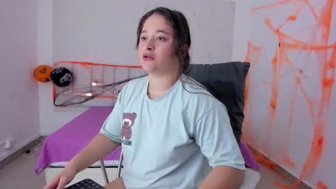 Snapshot of aradia_kiss chatting on 10/20/25, 07:47 aradia_kiss online show from 10/20/25, 07:47