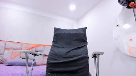 Snapshot of aradia_kiss chatting on 10/27/25, 09:30 aradia_kiss online show from 10/27/25, 09:30