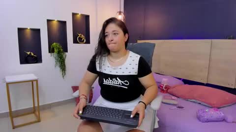 Snapshot of aradia_kiss chatting on 11/02/25, 12:40 aradia_kiss online show from 11/02/25, 12:40