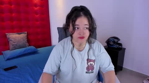 Snapshot of aradia_kiss chatting on 11/04/25, 12:48 aradia_kiss online show from 11/04/25, 12:48