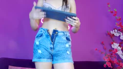 Snapshot of aranza_ross chatting on 11/18/25, 12:53 Aranza online show from 11/18/25, 12:53