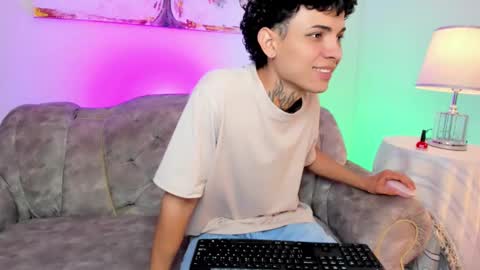 Arceluz  online show from 02/25/25, 07:47