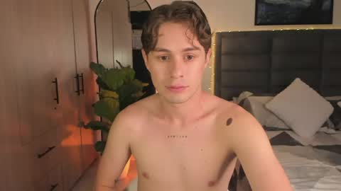 Snapshot of archiekingss chatting on 05/19/26, 06:36 Archie online show from 05/19/26, 06:36