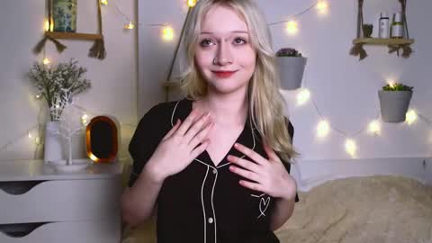 Snapshot of arcticaryder chatting on 09/26/25, 08:18 Jenny online show from 09/26/25, 08:18