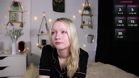 Snapshot of arcticaryder chatting on 10/05/25, 07:39 Jenny online show from 10/05/25, 07:39