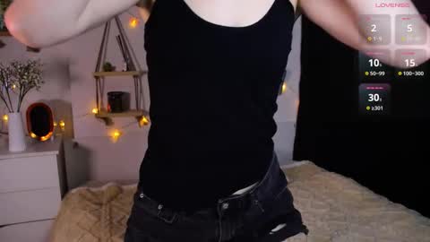 Snapshot of arcticaryder chatting on 10/08/25, 07:17 Jenny online show from 10/08/25, 07:17