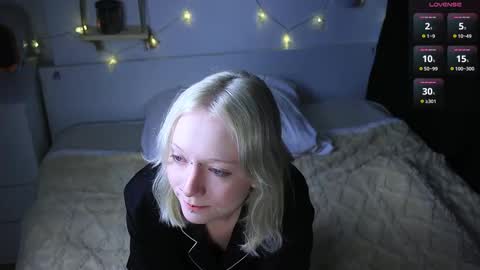 Snapshot of arcticaryder chatting on 10/15/25, 11:10 Jenny online show from 10/15/25, 11:10