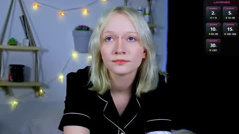 Snapshot of arcticaryder chatting on 10/16/25, 07:53 Jenny online show from 10/16/25, 07:53