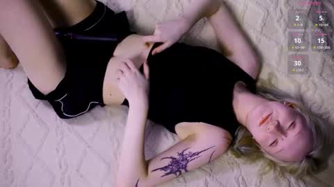 Snapshot of arcticaryder chatting on 10/23/25, 07:18 Jenny online show from 10/23/25, 07:18