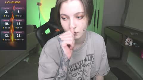 Snapshot of arden_moraine chatting on 02/14/26, 07:43 Im Arden online show from 02/14/26, 07:43