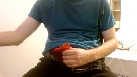 Snapshot of arekusan6 chatting on 03/10/26, 06:24 Arek online show from 03/10/26, 06:24