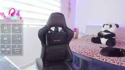 Arenne    online show from 10/21/25, 09:04