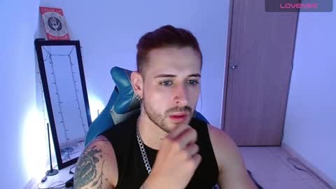 Snapshot of ares_blue chatting on 02/19/25, 11:06 ares blue online show from 02/19/25, 11:06