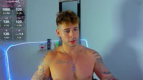 Snapshot of ares_blue chatting on 10/06/25, 10:02 ares blue online show from 10/06/25, 10:02