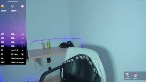 Snapshot of ares_blue chatting on 10/24/25, 02:46 ares blue online show from 10/24/25, 02:46