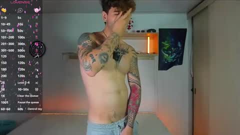 Snapshot of ares_blue chatting on 06/26/26, 04:33 ares blue online show from 06/26/26, 04:33