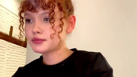 Snapshot of aresha_viree chatting on 05/16/26, 07:34 Aresha online show from 05/16/26, 07:34