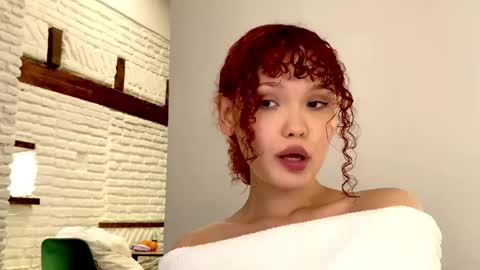 Snapshot of aresha_viree chatting on 05/24/26, 12:04 Aresha online show from 05/24/26, 12:04