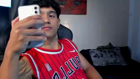 Snapshot of aress444 chatting on 12/17/25, 04:51 aress444 online show from 12/17/25, 04:51