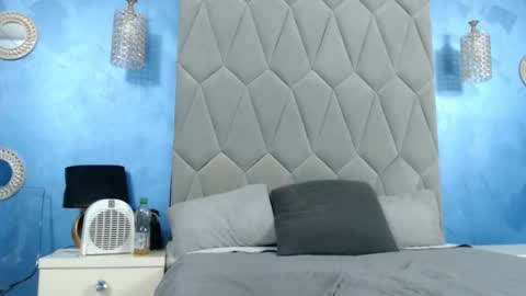 aretialisya online show from 10/31/25, 06:14