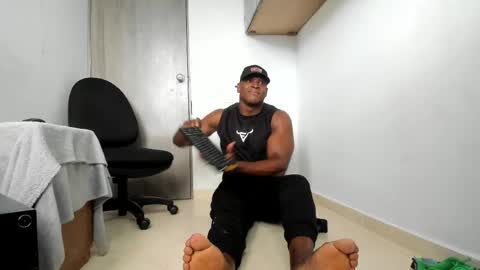 Snapshot of arex_black chatting on 04/20/26, 09:16 Alex online show from 04/20/26, 09:16