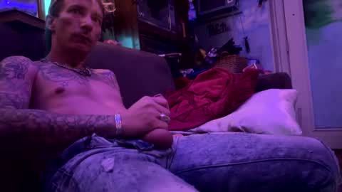 Snapshot of argabright chatting on 02/03/25, 12:47 argabright online show from 02/03/25, 12:47