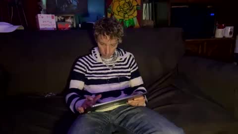 Snapshot of argabright chatting on 02/23/25, 12:48 argabright online show from 02/23/25, 12:48