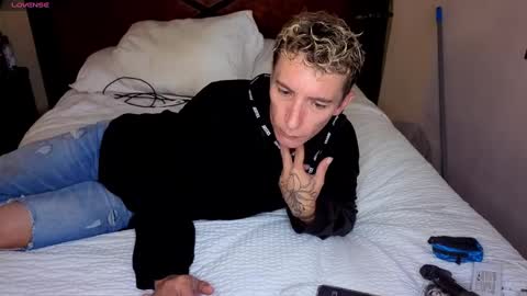 Snapshot of argabright chatting on 09/09/25, 09:53 argabright online show from 09/09/25, 09:53