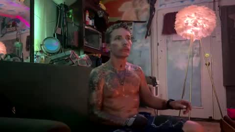 Snapshot of argabright chatting on 09/22/25, 05:42 argabright online show from 09/22/25, 05:42