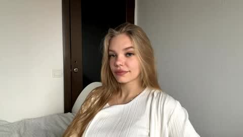 Amelia online show from 11/14/25, 05:39