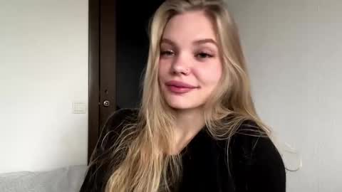 Amelia online show from 11/23/25, 05:40