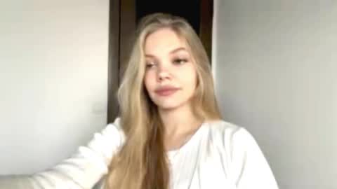 Amelia online show from 11/26/25, 05:41