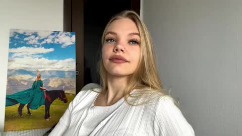 Amelia online show from 12/04/25, 08:34