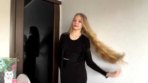 Amelia online show from 12/17/25, 07:25