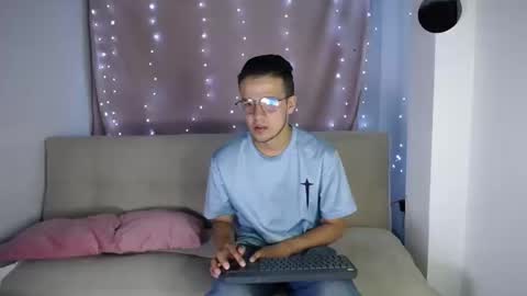 Snapshot of ari_deif chatting on 03/20/26, 11:53 Alisson online show from 03/20/26, 11:53