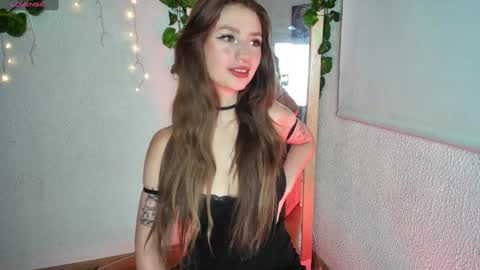 Snapshot of ari_kat666 chatting on 01/09/25, 02:43 ari online show from 01/09/25, 02:43