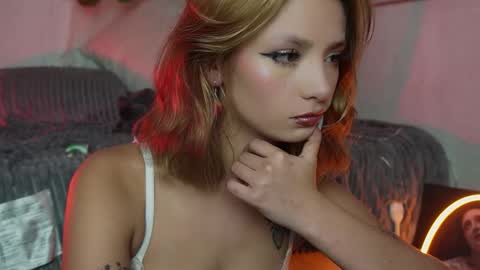 Snapshot of ari_kat666 chatting on 09/29/25, 03:33 ari online show from 09/29/25, 03:33