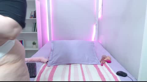    online show from 01/01/25, 12:11