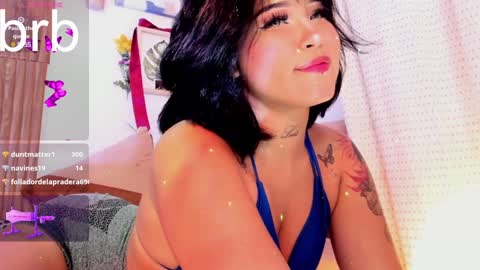 Snapshot of ari_saenz chatting on 12/15/24, 01:46 online show from 12/15/24, 01:46