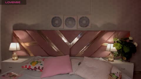 Snapshot of ari_sunshine chatting on 12/31/24, 06:57 Ari  online show from 12/31/24, 06:57